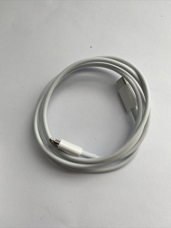 Genuine Apple USB-C To Lightning Cable (1 M) gallery