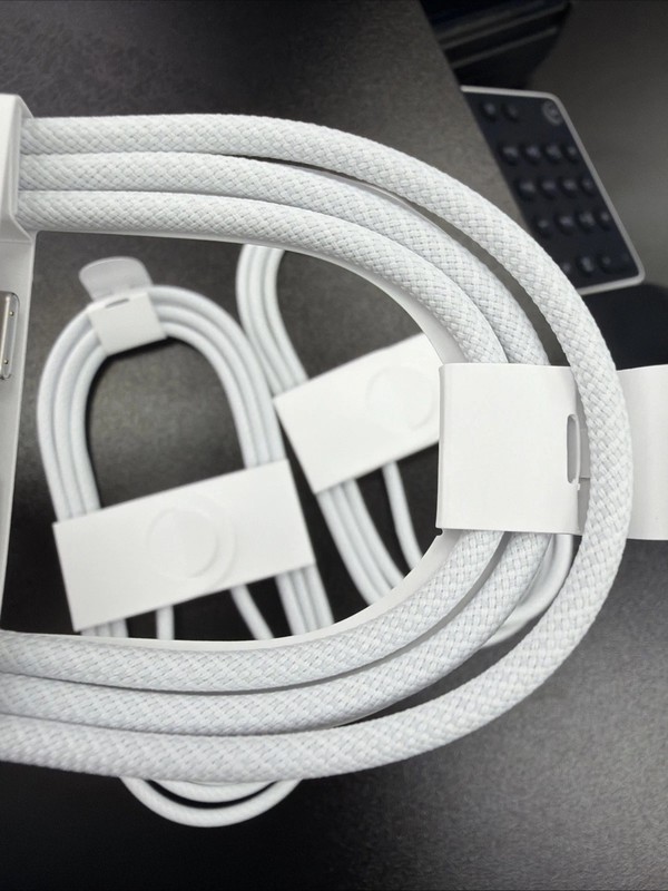 Lot Of 50 Original Apple 1m 3ft Braided USB C to C Cable(17 Pro Max Box Pulled) gallery