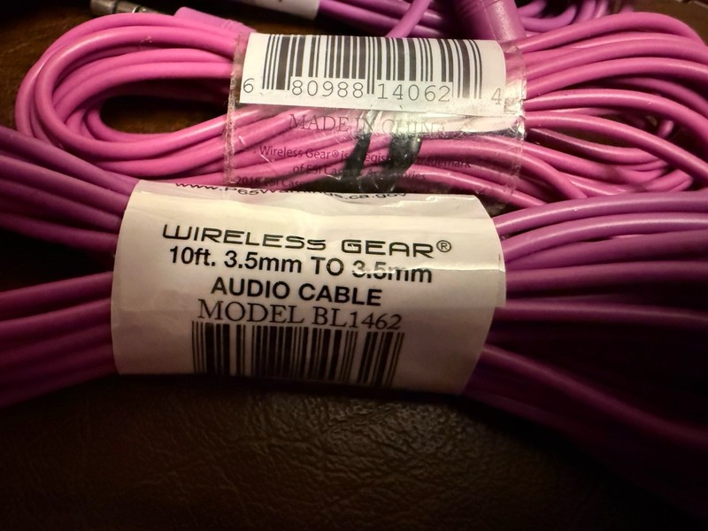 Wireless Gear 10ft 3.5mm to 3.5mm Audio Cable Auxiliary AUX Cord Pink gallery