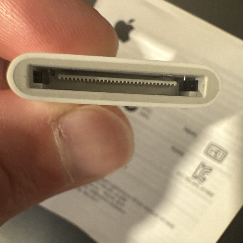 Apple Lightning to 30-pin Adapter (Model MD823ZM/A) gallery
