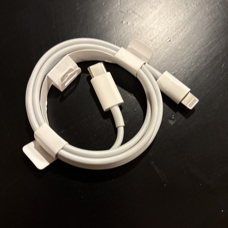 Genuine Apple MUQ93AM/A USB-C to Lightning 1m/3ft Charging Cable 20 Watt – White