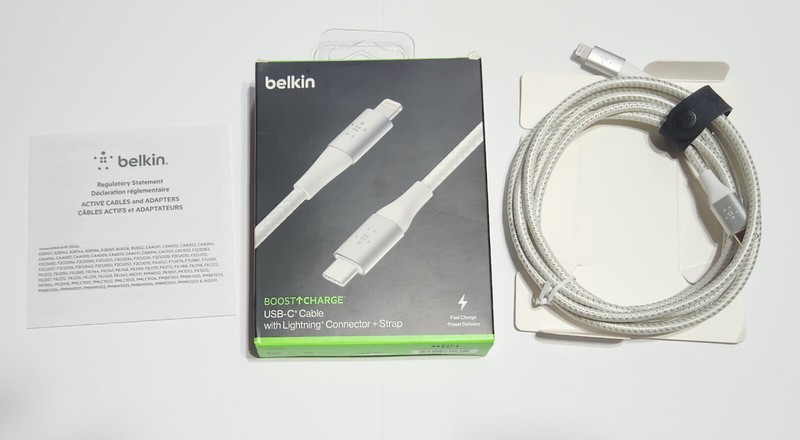 Unused White Belkin Boost Charge Braided USB-C to Lightning Cable 6.6ft/2M gallery