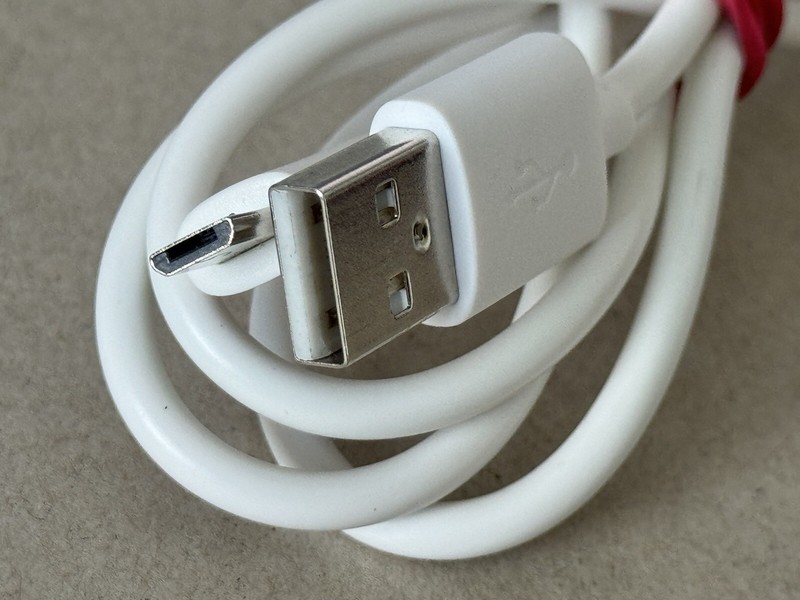 AUKEY Micro USB to USB Cable - White - 32" - Excellent Clean Condition gallery