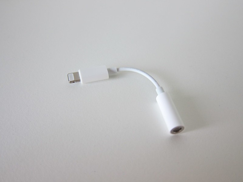 Genuine Apple iPhone Lightning to 3.5mm Headphone Jack - A1749 gallery