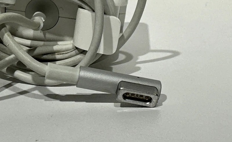 Apple 45W MagSafe Power Adapter A1374 For Apple MacBook White Cable gallery