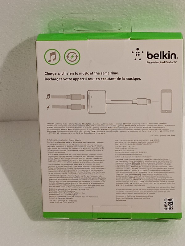 Belkin Audio + Charge Rockstar Adapter For iPhone - White Brand New gallery