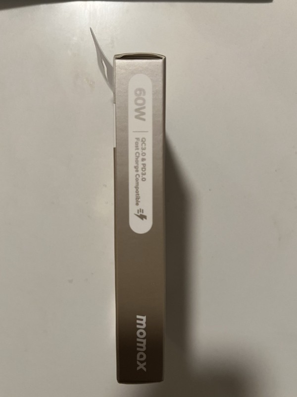 Momax Sandstone | USB-C to USB-C | 60W 1m | Mag. Link Magnetic gallery