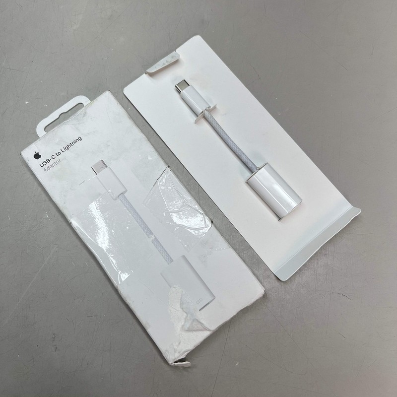 APPLE Fast Charging USB-C To Lightning Adapter 1 Ft White 057-00-2871 (Return)