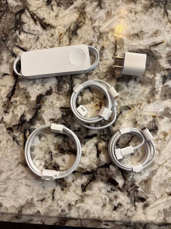 Apple MX0K2AM/A USB-C to Lightning Cable