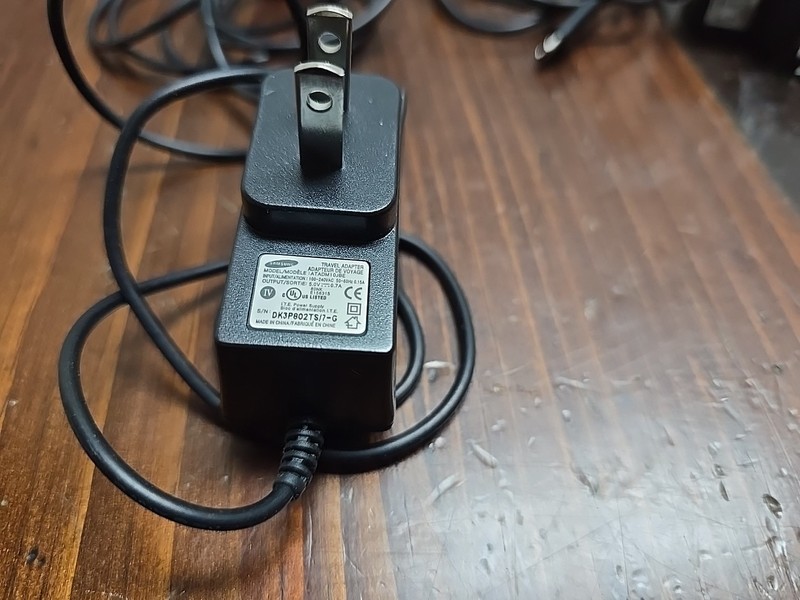 Samsung Charger Cords Lot Of 4. UNTESTED Multiple Different Chargers gallery