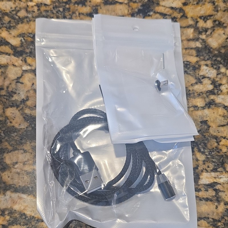 Magnetic Braided Charging Cable USB-C/Micro-USB/Lightnin Adapter, Black