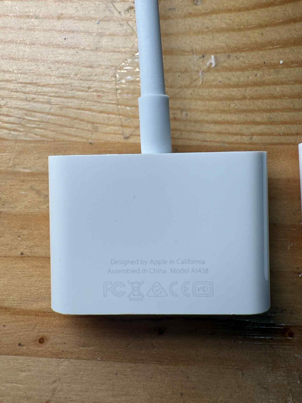 Apple Lightning to HDMI Digital AV Adapter A1438 (3 of them) gallery
