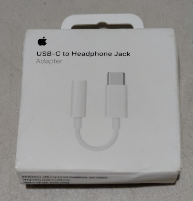Apple USB-C to 3.5mm Headphone Jack Adapter for iPad Pro iPhone 17 15 16 iPad