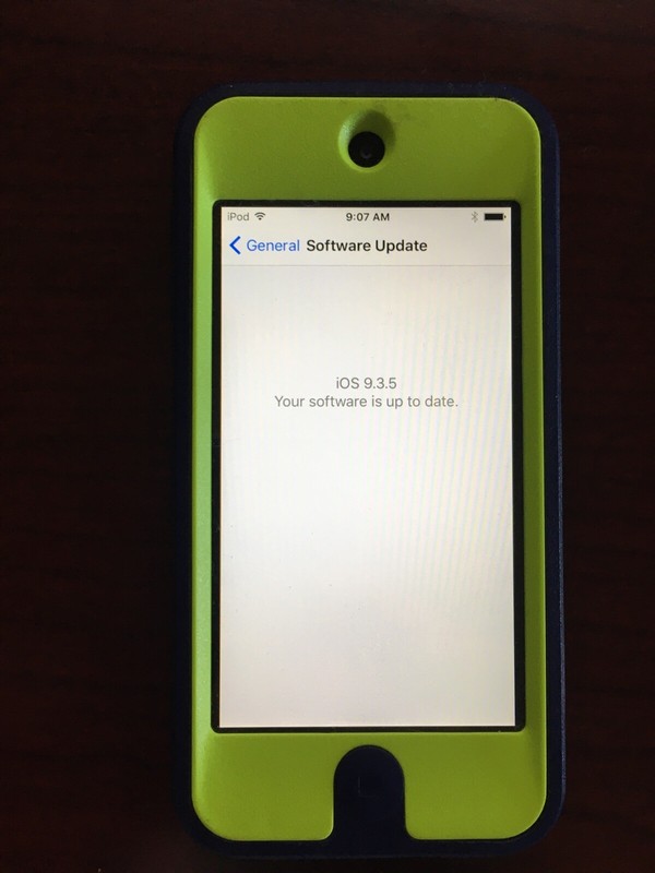 Apple iPod Touch 5th Generation – 32gb with Otter case