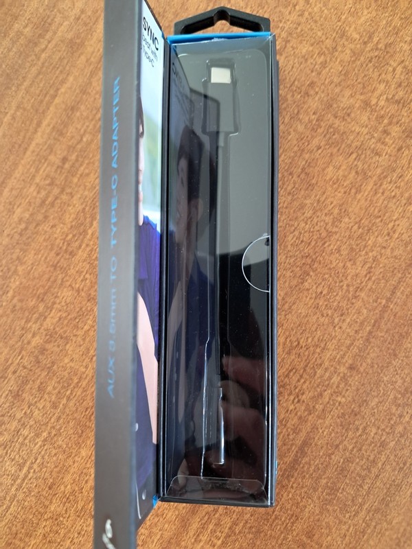 New Brookstone Aux 3.5 MM To Type C Adapter 6 Inch Elecrronics Phone gallery