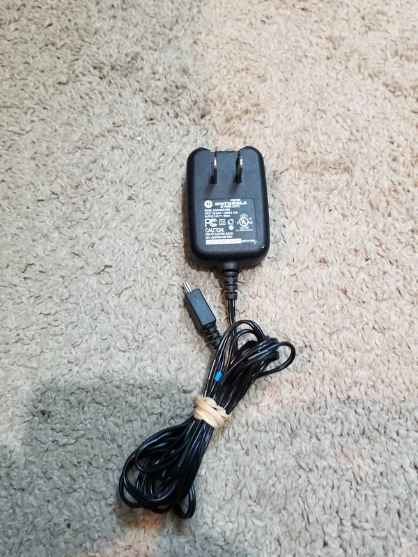 Motorola AC Adapter Model DCH3-05US-0300 with Output 5.0V 550mA