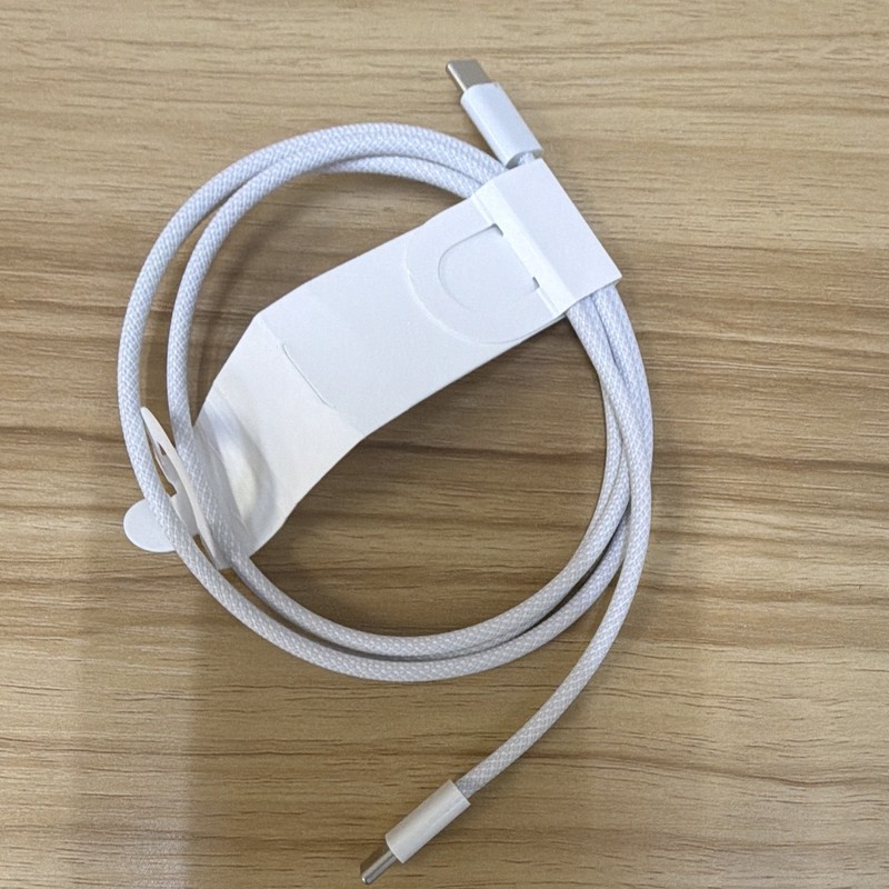Apple White Braided Nylon USB-C to USB-C Charging/Data Cable 1m Universal 1-Port