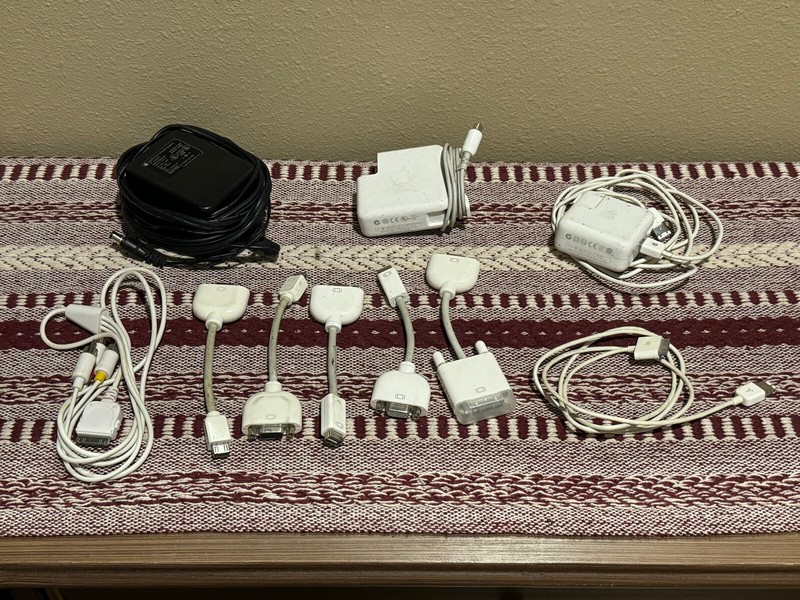 Vintage Apple/Mac/iPod Adapters, Chargers & Microphone