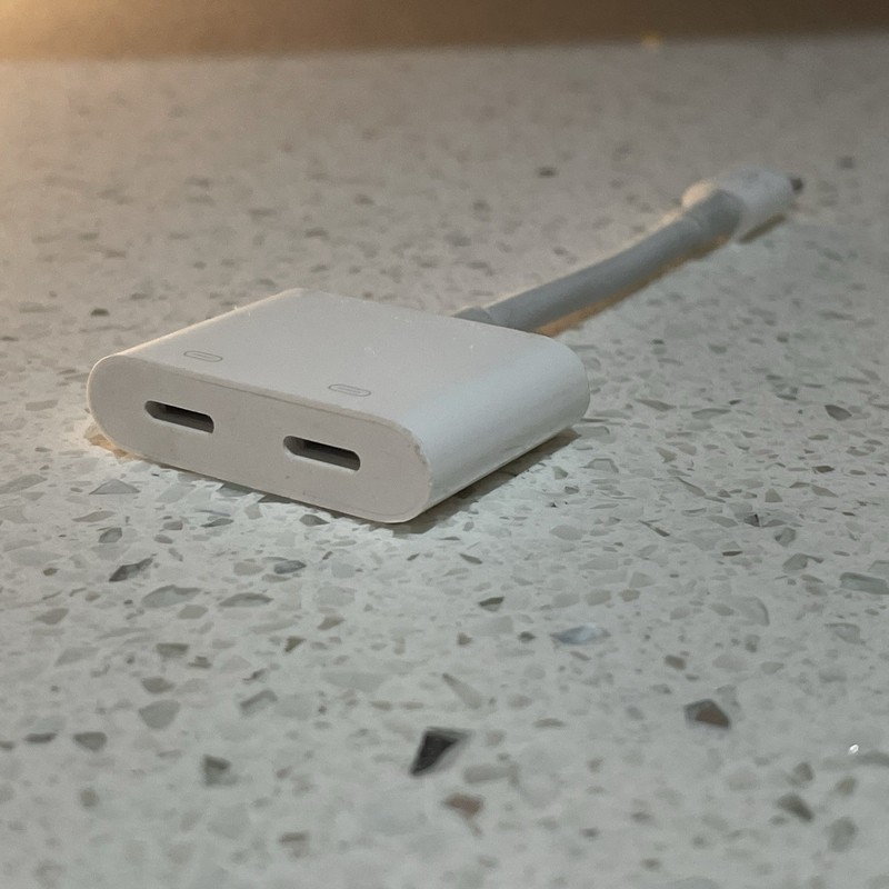 Original Belkin 3.5mm Audio + Charge Audio Adapter for iPhone 14 13 12 11 gallery
