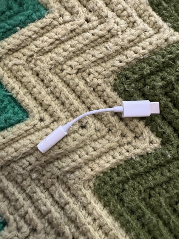 Apple MU7E2AM/A USB-C to 3.5 mm Headphone Jack Adapter gallery
