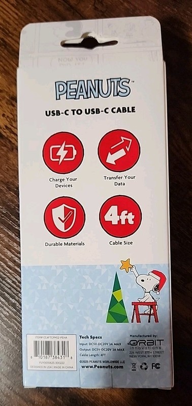 Peanuts USB-C Charging Cable Snoopy Christmas Tree 4 Foot Cord gallery
