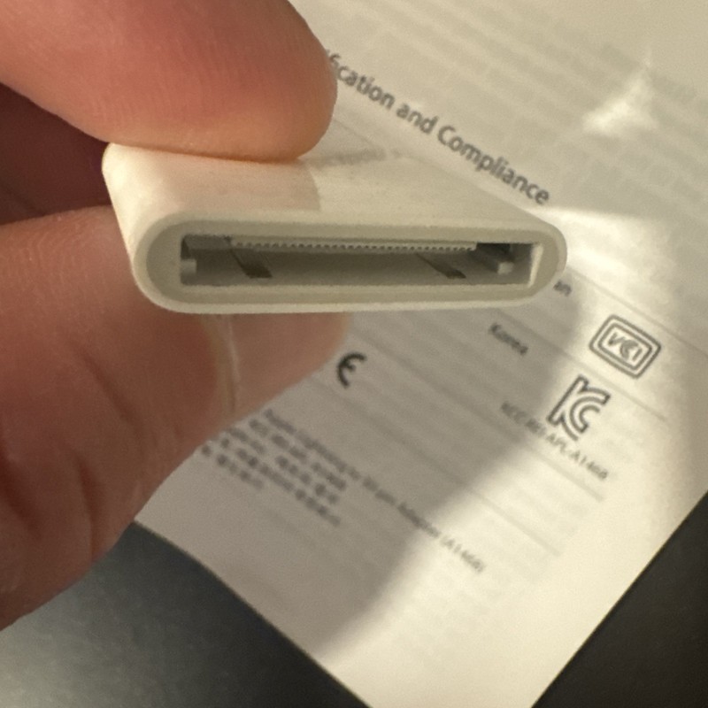 Apple Lightning to 30-pin Adapter (Model MD823ZM/A) gallery