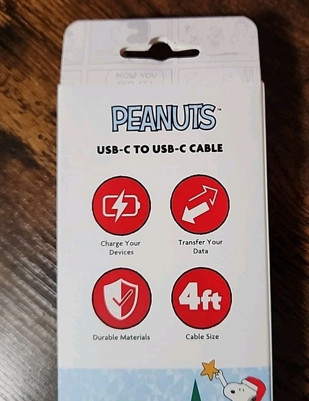 Peanuts USB-C Charging Cable Snoopy Christmas Tree 4 Foot Cord gallery