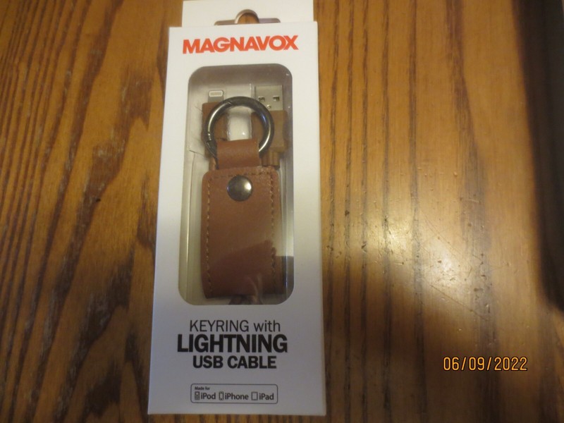 Magnavox Brand Keyring with Enclosed Lightning USB Cable Apple Ipod Iphone Ipad