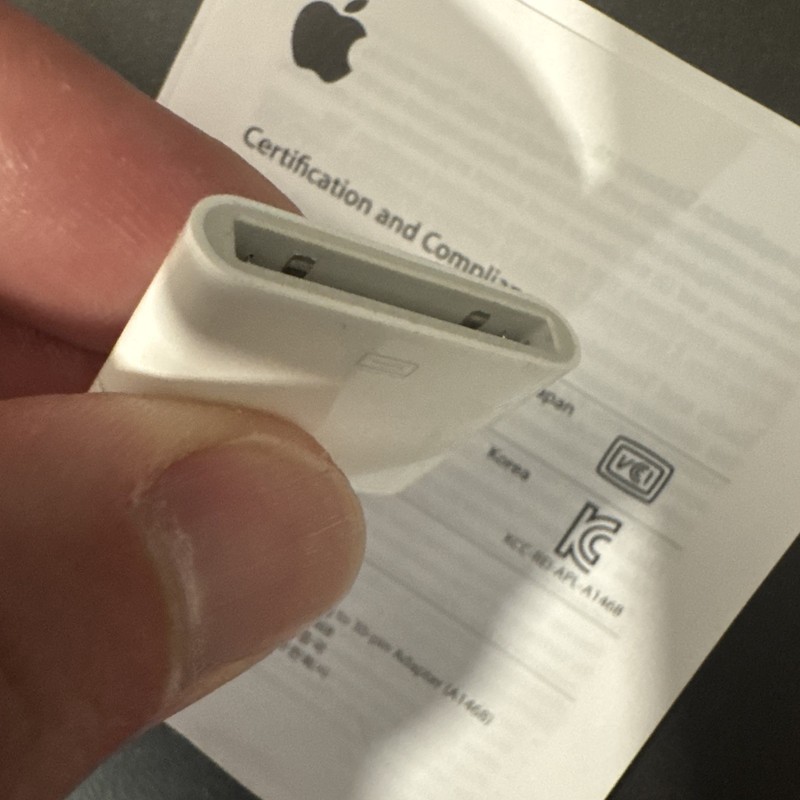 Apple Lightning to 30-pin Adapter (Model MD823ZM/A) gallery