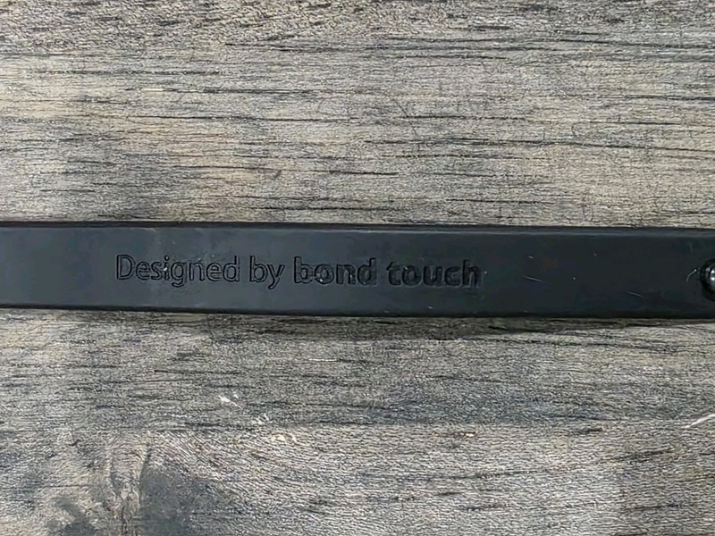 Bond Touch 002 Long Distance Single Bracelet Modul w/Charger And Wristband gallery