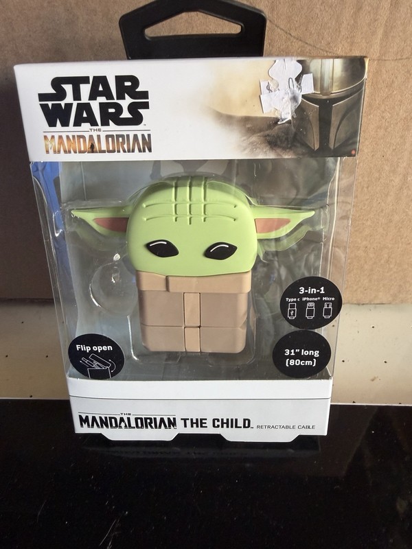 Star Wars Mandalorian The Child 3-in-1 Retractable Charging Cable USB-C Lightni…