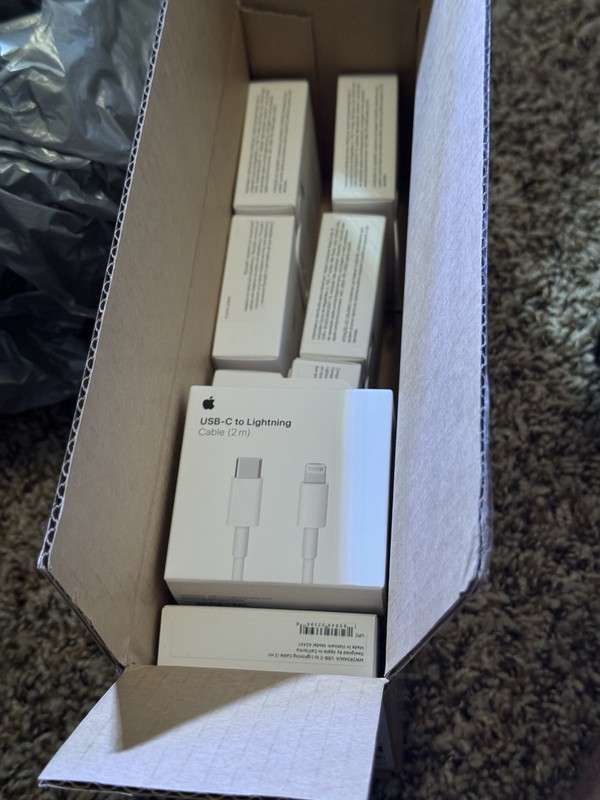 [BOX OF 8] Apple Fast Charge USB-C to Lightning Charging Cable 2m White