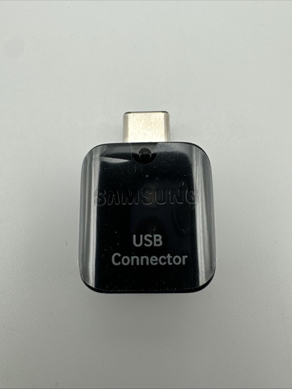 Samsung USB-A to USB-C Adapter (GH96-11383A) – Black