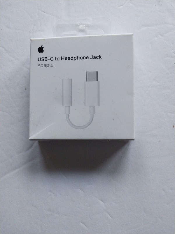 Apple MU7E2AM/A USB-C to 3.5 mm Headphone Jack Adapter