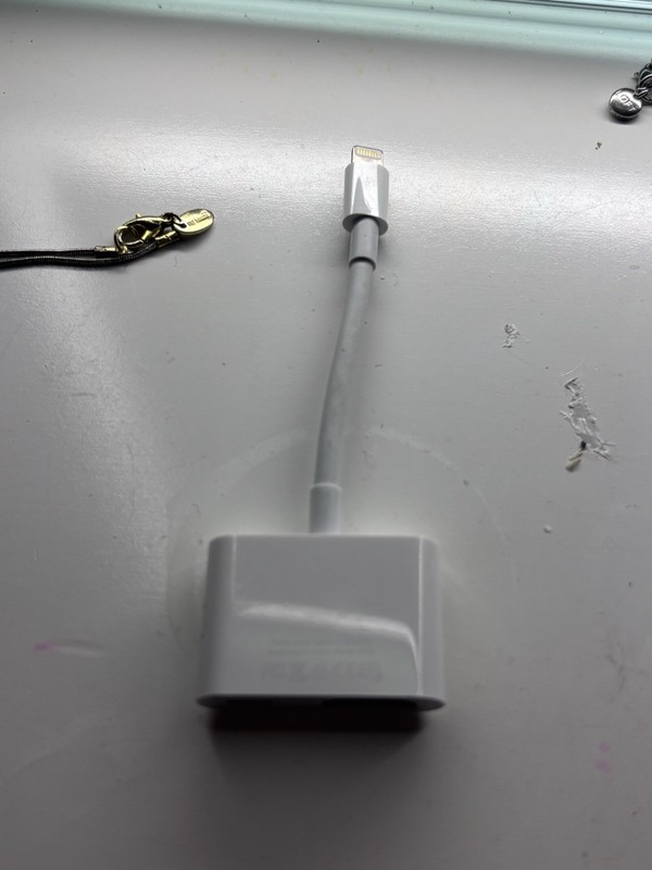 Apple A1438 Lightning to 30-Pin Adapter 0.7ft White Charging Data Sync