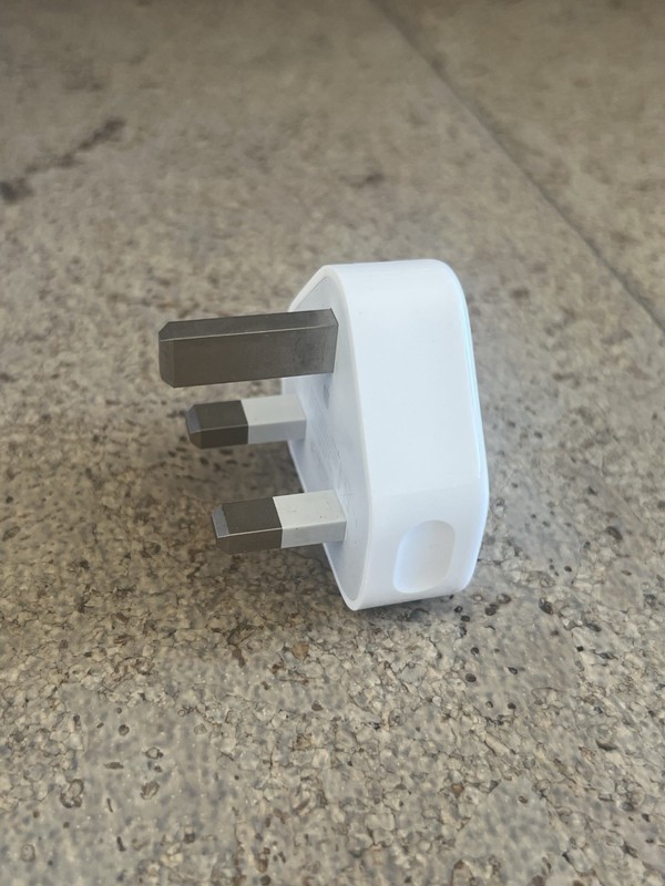 Genuine Apple 5W USB Charger Adapter Plug UK iPhone / iPad / Watch A2128