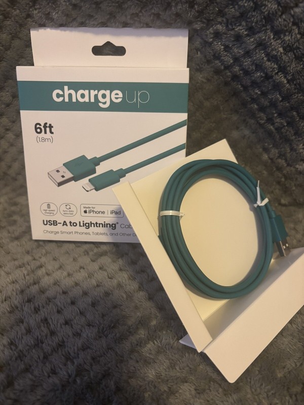 Charge Up 6 ft. (1.8 m) USB-C to Lightening Cable, Color Teal, ~New in Box~ gallery