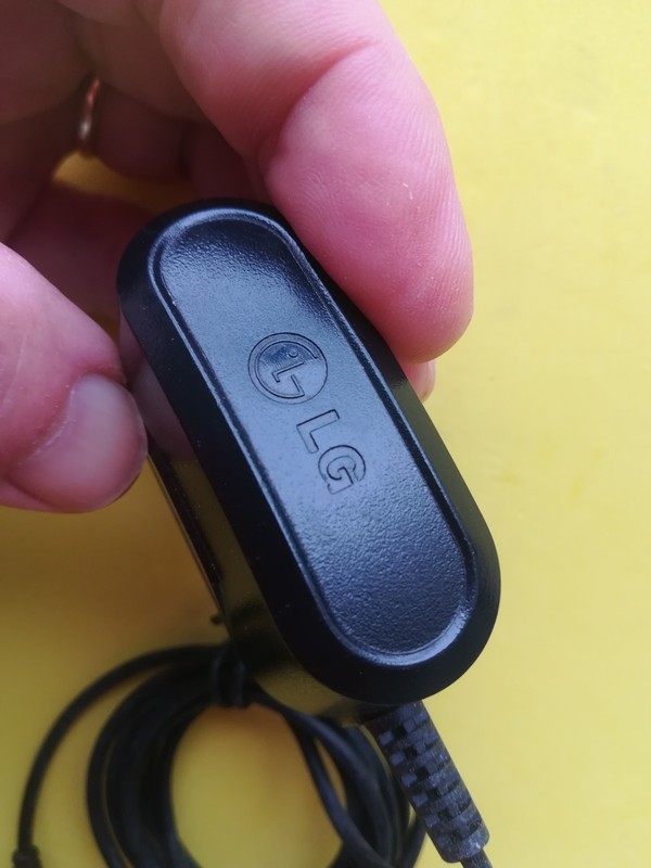 LG STA-P54ED 5.1V 0.7A Cellular Power Supply