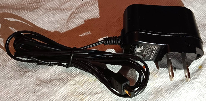ZENETH Switch Mode Power Supply 100-240 VAC Charger Ulb-050100
