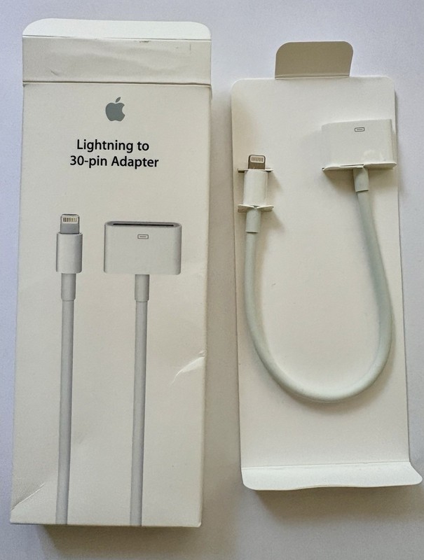 Apple Lightning to 30-Pin Adapter White MD824ZM/A Genuine, Unused Open Box Qty:1