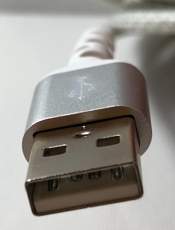 iHome 6' Fabric USB Lightning Cable for iPhone MFi-Certified gallery
