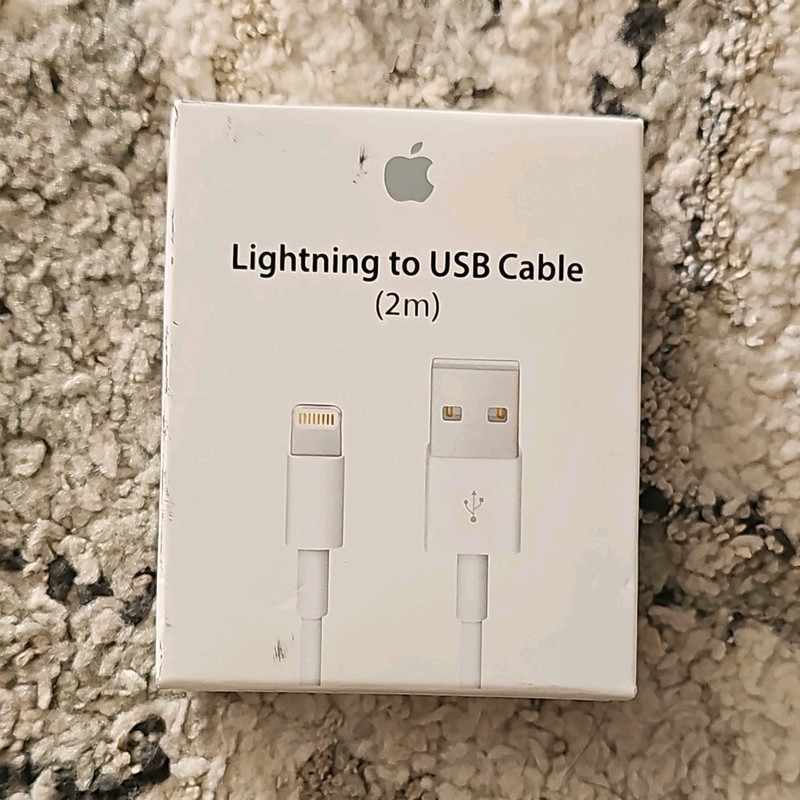 White 2m Lightning to USB Charging & Data Sync Cable For Apple MD819ZM/A