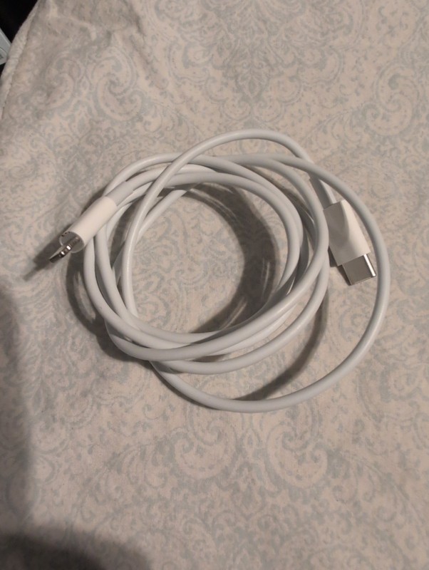 Genuine Apple USB-C to Lightning Cable 1M gallery