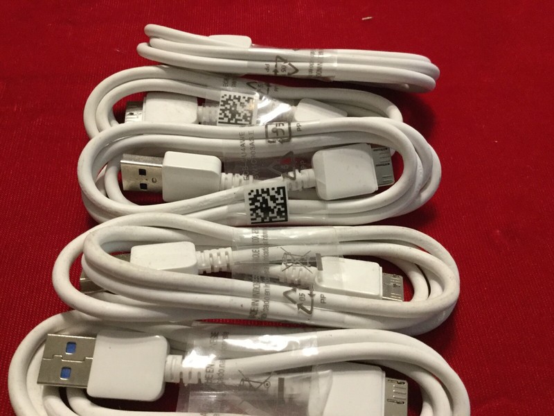 (2) usb 3.0 cables