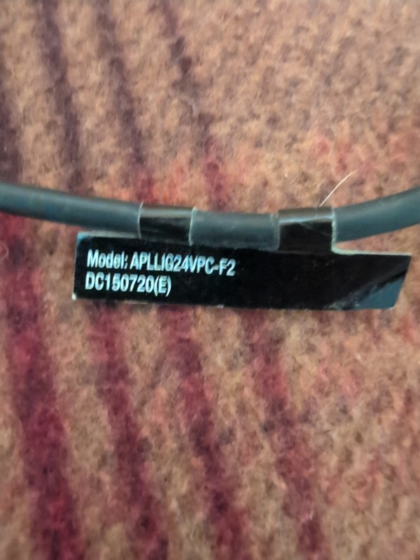 verizon 12v Car Plug to Proprietary Apple Charging cable gallery