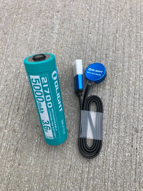 OLIGHT MCC3 Magnetic Charger USB Charging Cable with 21700 Battery 5000mAh