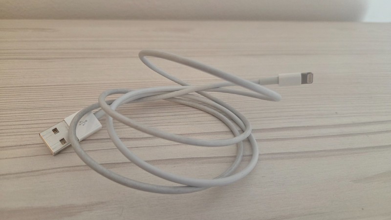 Apple iPhone 12 mini box only, 3 Lightning cables 1M, Lightning to 3.5 mm Adapt gallery