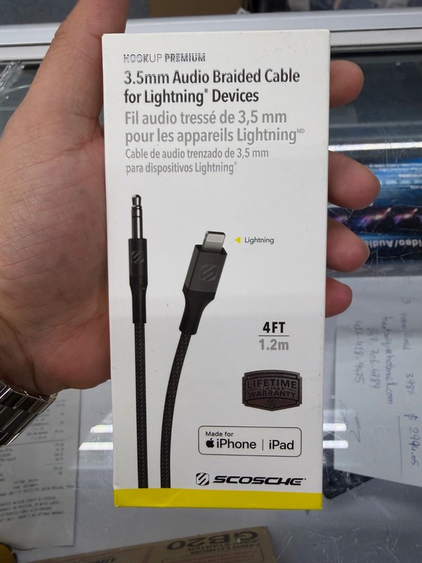 Scosche i3AUXB4SG-SP MFi Certified Hookup Premium Lightning to AUX Braided Audio