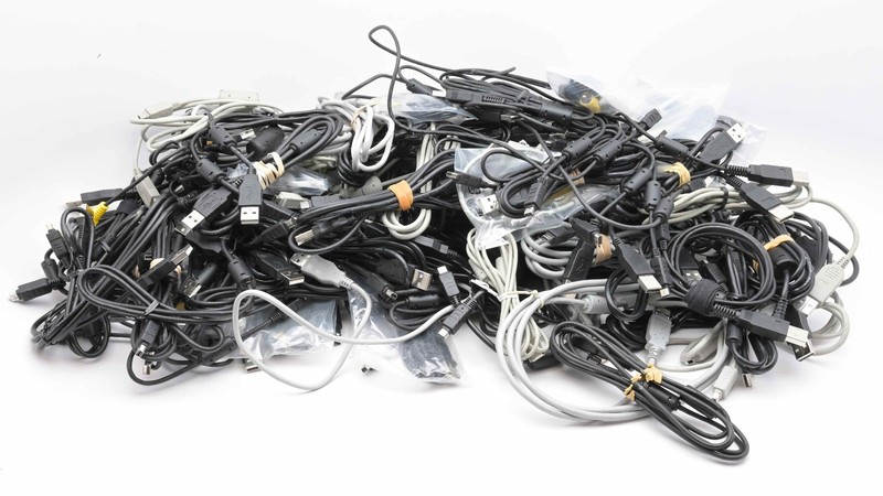 Lot of 100 Olympus USB & Video Cables (#T2342)