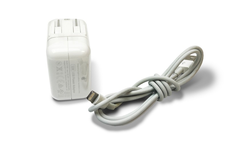 Lot of 100 Genuine Apple 12W USB Power Adapter Charger w/ Lightning Cable A2167 gallery